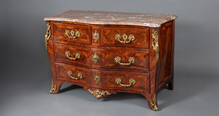 Commode d’époque Louis XV estampillée Mathieu Criaerd